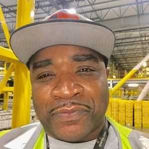 Meet your Posher, Derrick